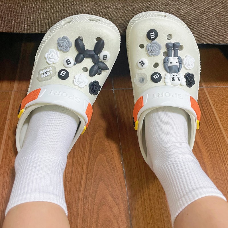 Cute Sweat Puppy Hole Shoes Shit Feeling Deodorant and Wear-Resistant Summer Couple Outdoor New Slippers