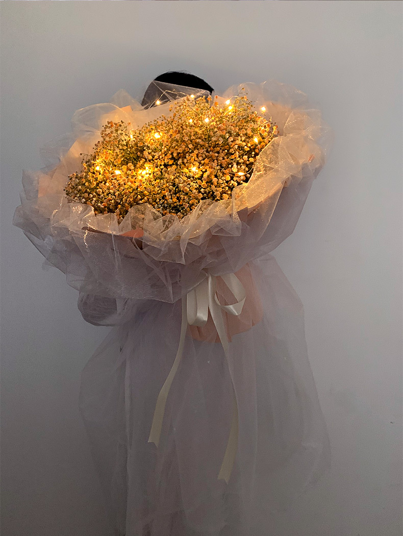 满天星干花花束超大巨型生日情人节送女友黑纱手捧鲜花带灯