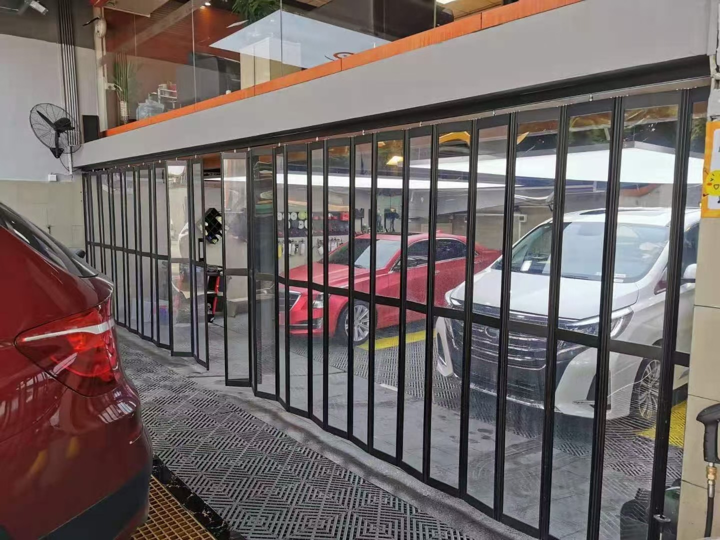 铝合金水晶折叠门透明门铝合金pvc汽车美容推拉门商场商铺洗车房