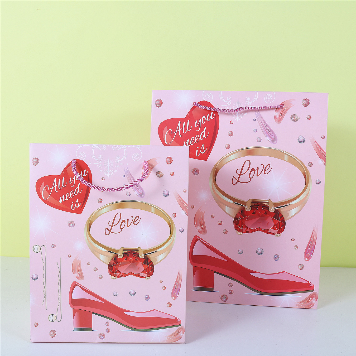 Women's Paper Cosmetic Bag Paper Bag Wedding Back Gift Bag Valentine's Day Perfume Packaging Bag Lipstick Gift Bag Spot