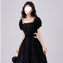 2024夏季新款高级质感仙女连衣裙设计感小众赫本风茶歇法式裙子潮