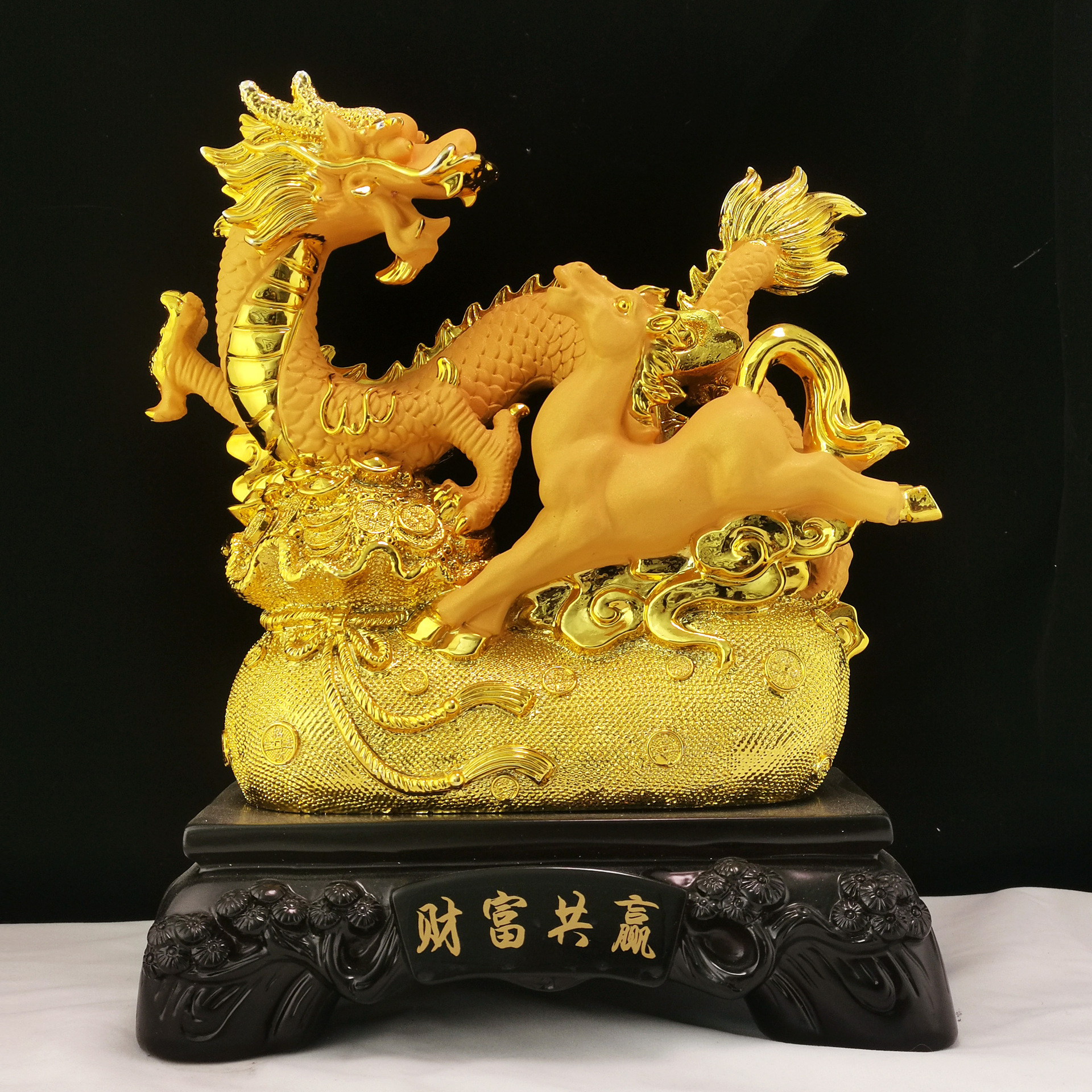 树脂摆件龙马精神