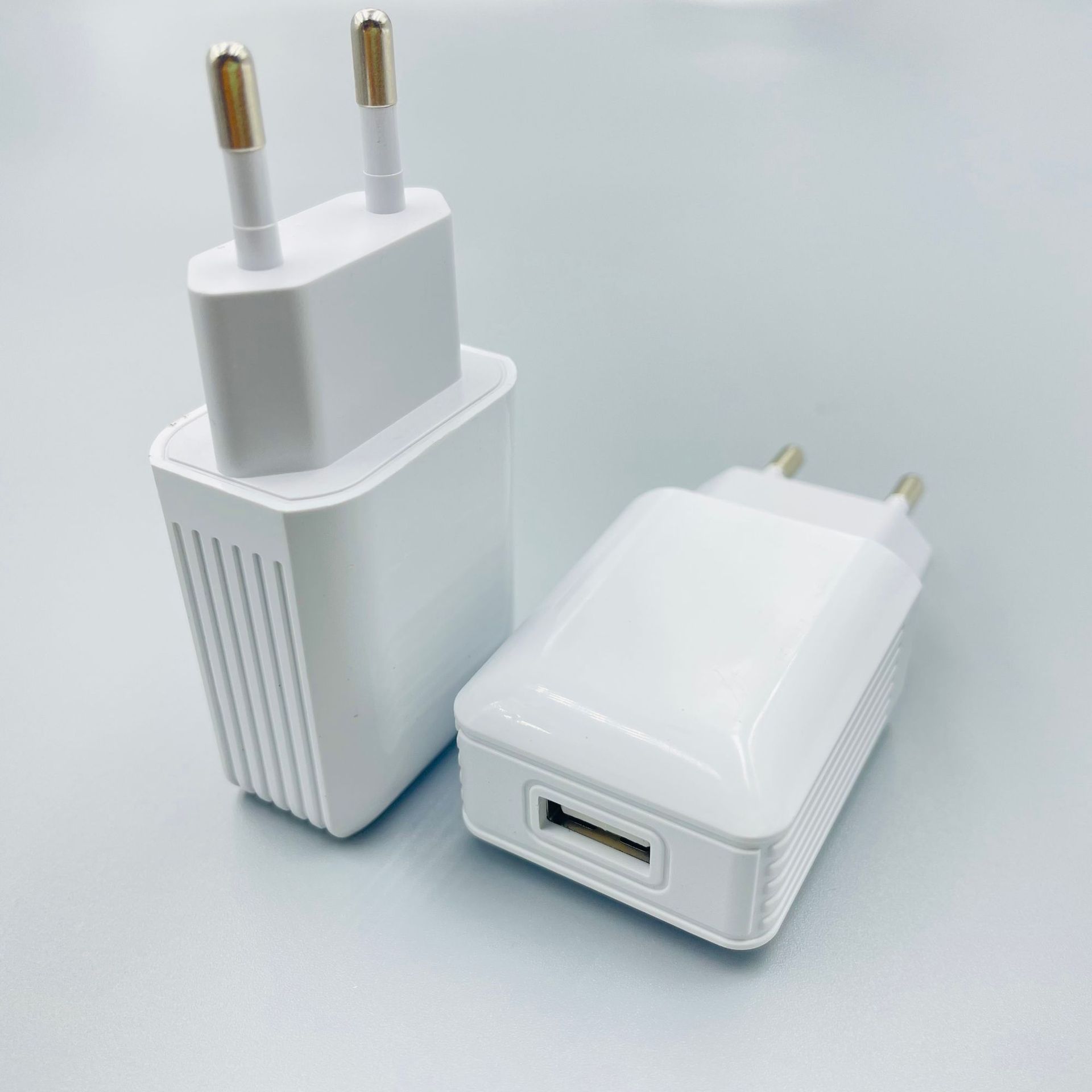 5v2a欧规旅行充电器 手机快充头 usb充电头 欧标电源适配器10w