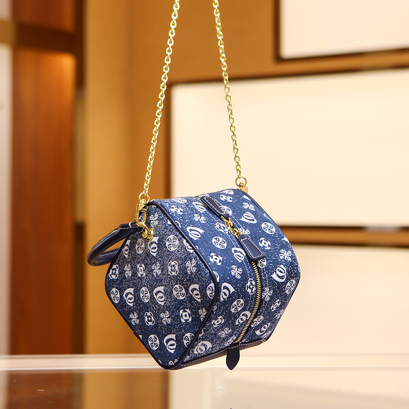 2022老花蓝色牛仔帆布骰子包字母质感手拎小方包包单肩斜跨手提女