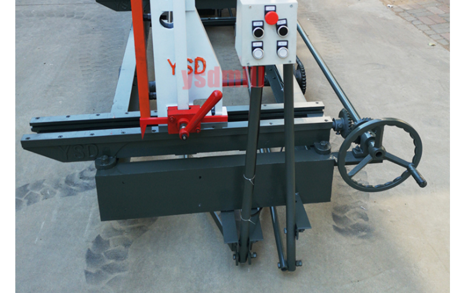 大型铸件原木带锯机半自动跑车 立式数控带锯跑车木工机械可定制