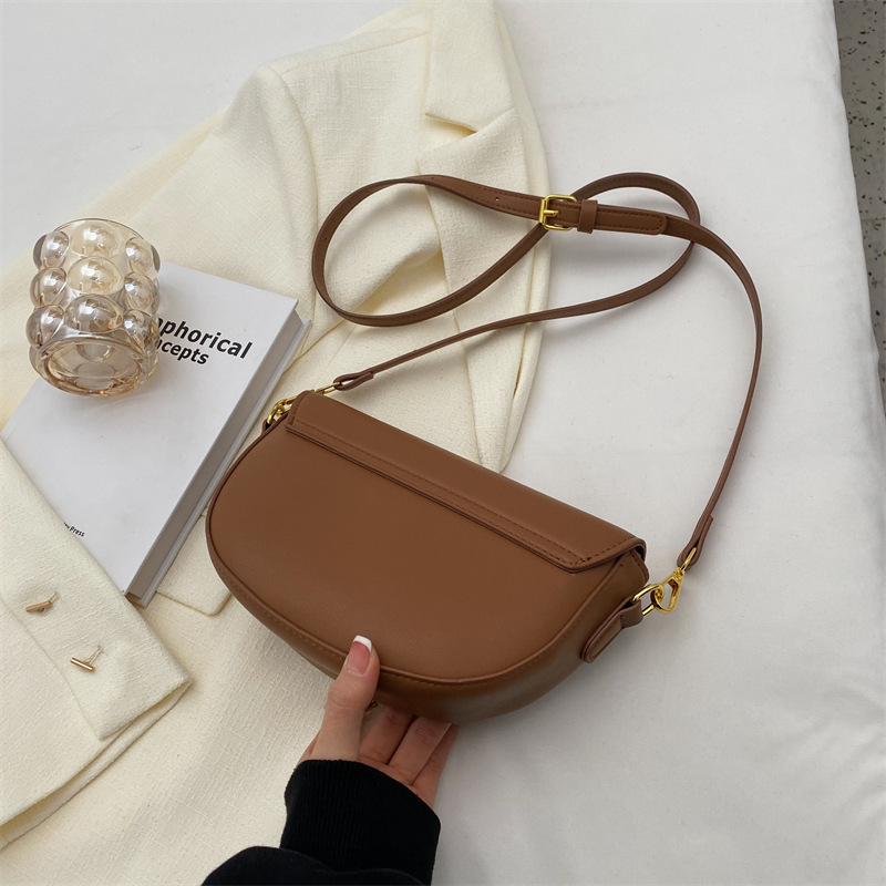 Small Bag Female 2022 New This Year Popular Advanced Texture Fashion Messenger Bag Internet Hot Vintage Saddle Bag