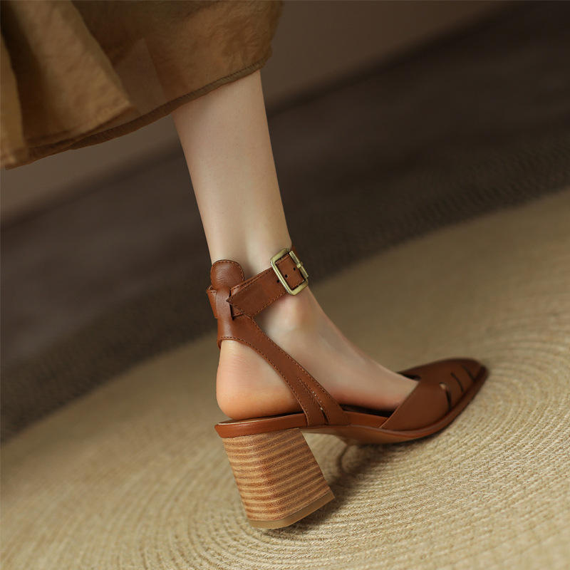 棕色复古高跟凉鞋女夏季2022新款设计感小众一字带包头粗跟罗马鞋