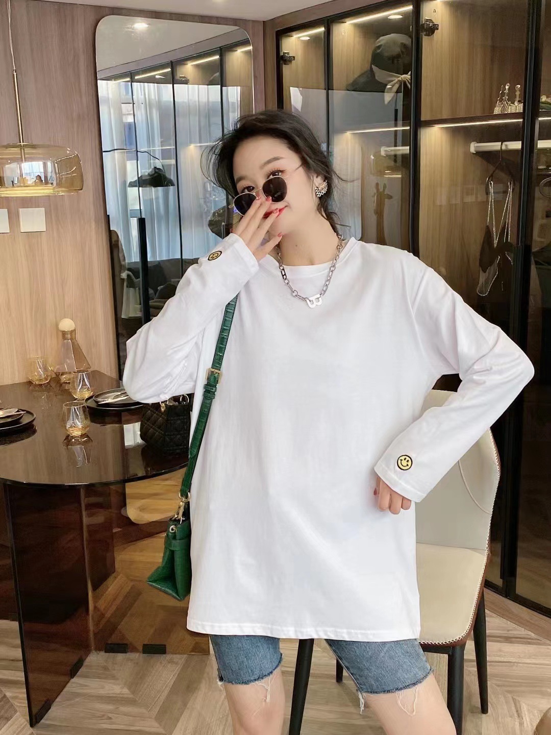 简约白色t恤女春秋长袖纯棉宽松中长款宽松遮肉卫衣叠穿打底衫