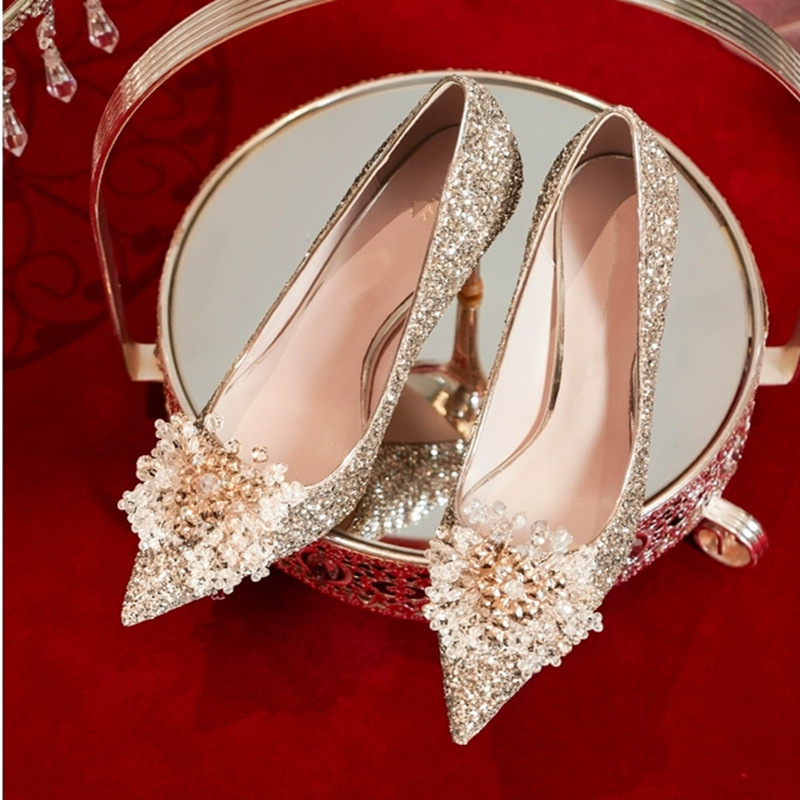 时装单鞋女高级感气质婚鞋2024年春秋款鞋花设计感大码秀禾伴娘鞋