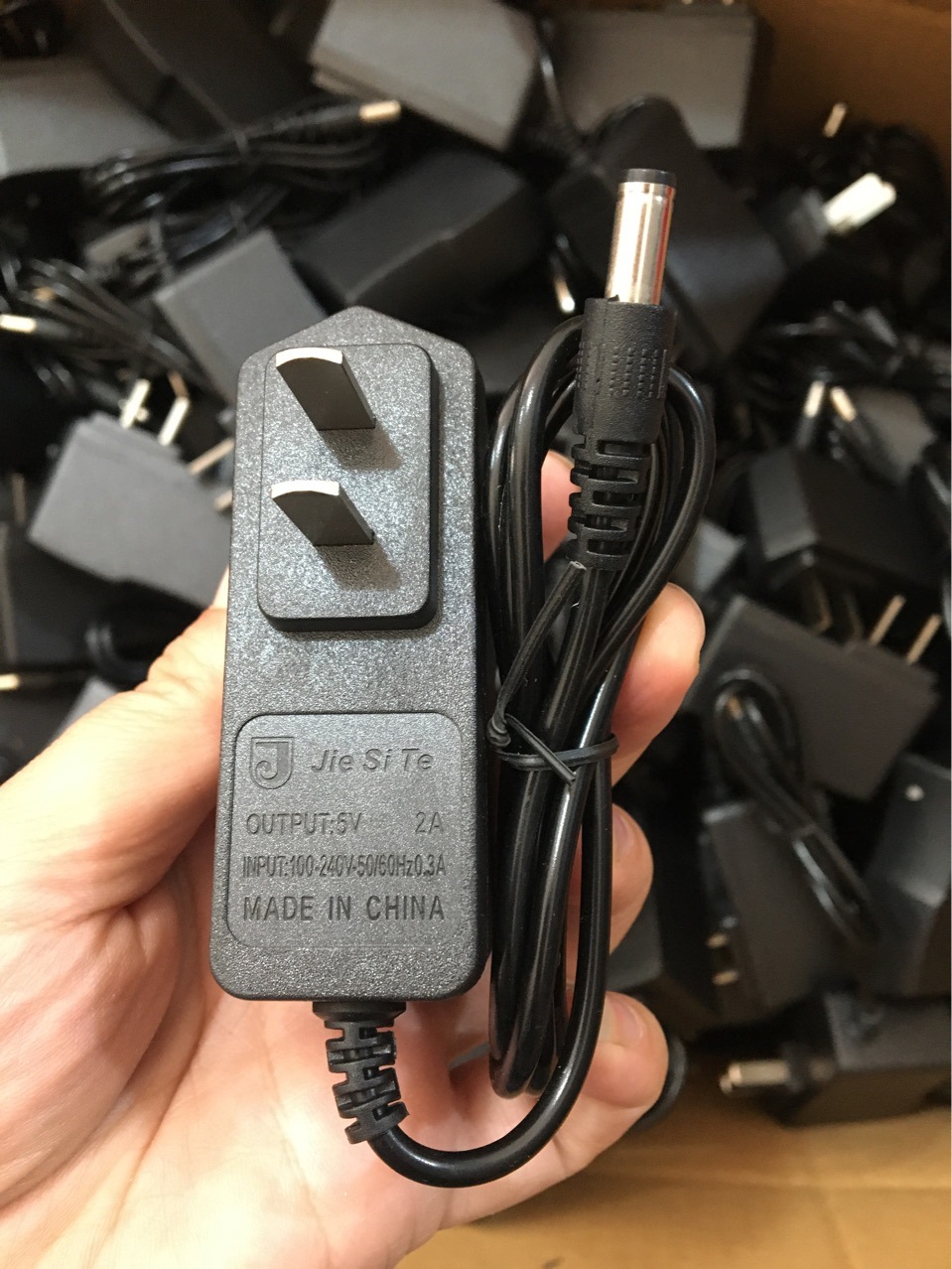 厂家直供5v1a红外线水平仪充电器 电子称充电器18650锂电池充电器