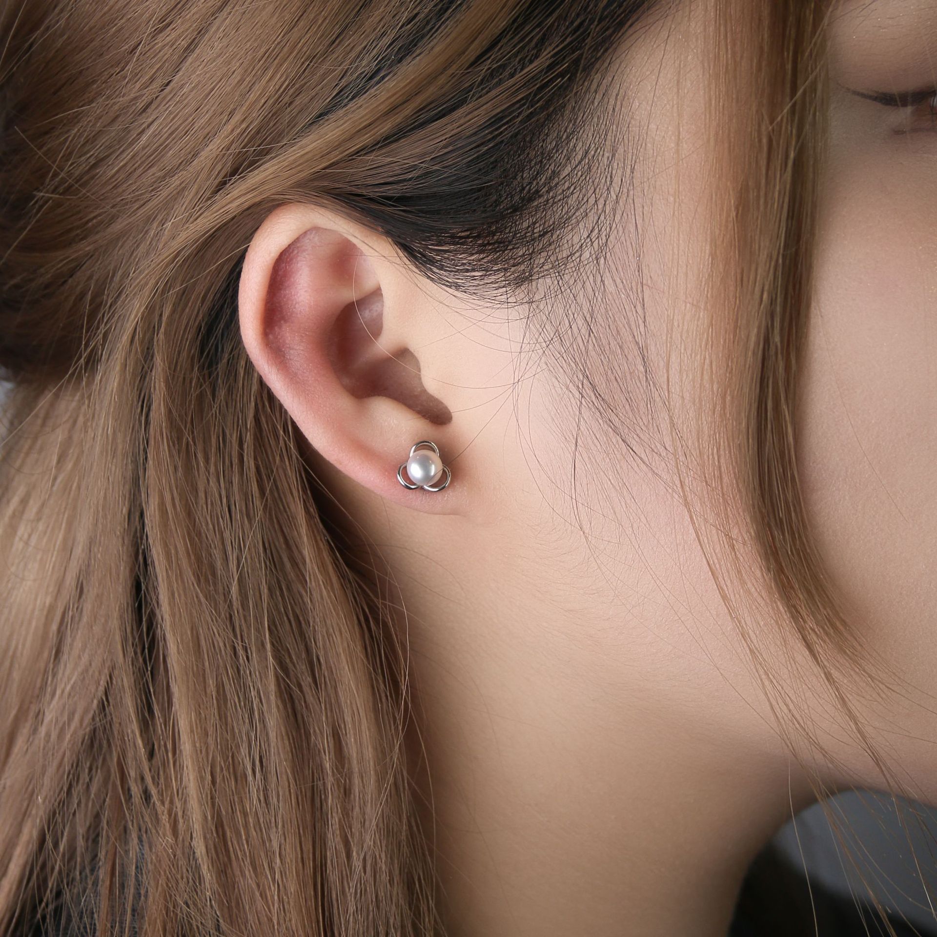 小众高级感简约女生馒头珍珠耳钉 925银三叶草珍珠耳饰节日礼物