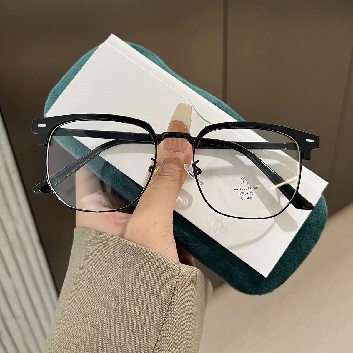 Men's Handsome Advanced Anti-Blue Light Optical Glasses Women's Niche Retro Semi-Rimless Myopia Glasses Rim Frames Wholesale