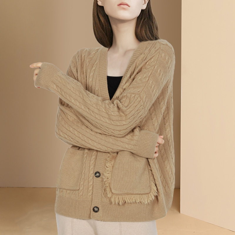 迪菲丽格秋季复古麻花卡其色毛衣女2021新款宽松外搭针织开衫上衣