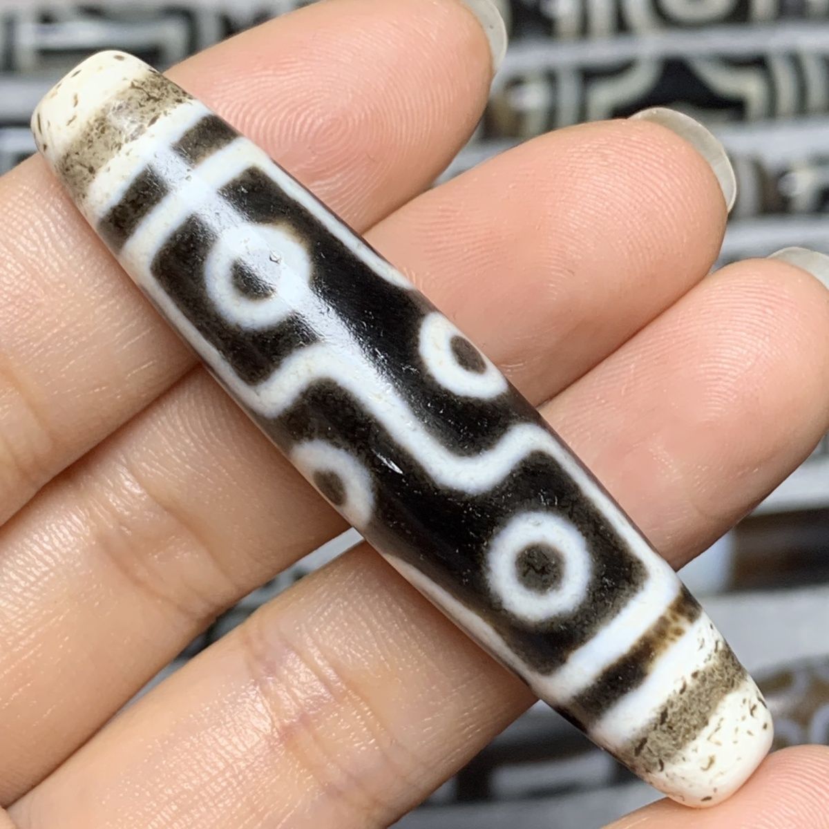 一物一图 天然玛瑙真品火供包浆白化九眼天珠吊坠56.8*12.