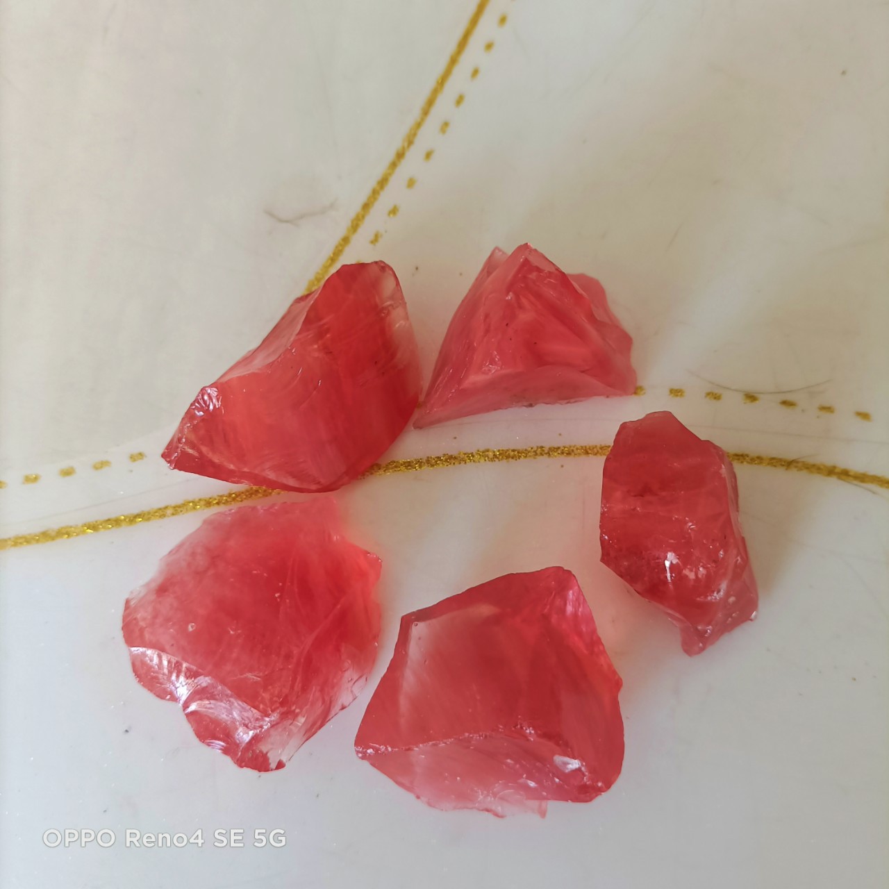 供应红水晶熔炼石无火扩香香薰石鱼缸花盆消磁装修装饰摆件原石