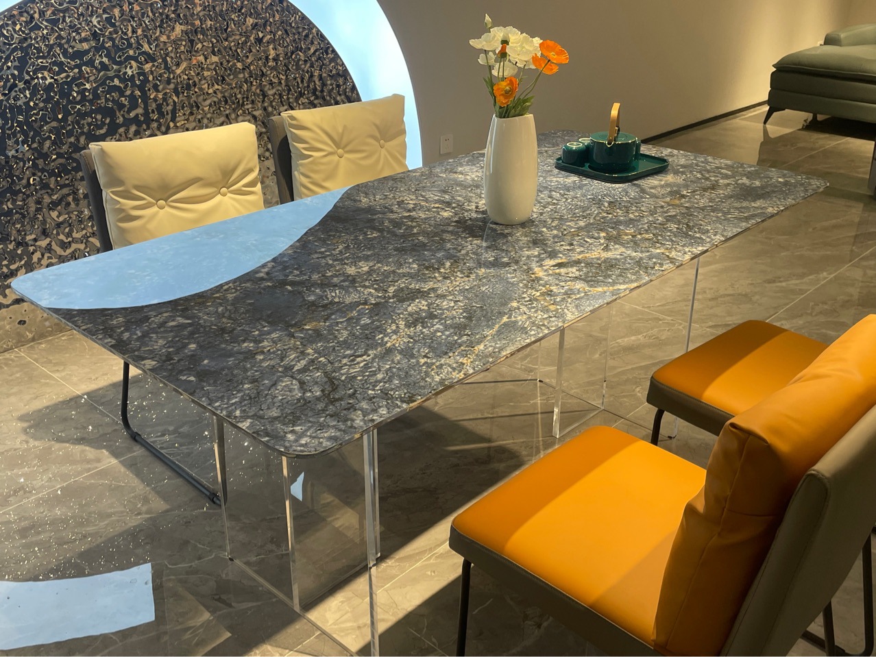 七星珍石奢石通体岩板亚克力透明悬浮餐桌意式极简轻奢现代饭桌
