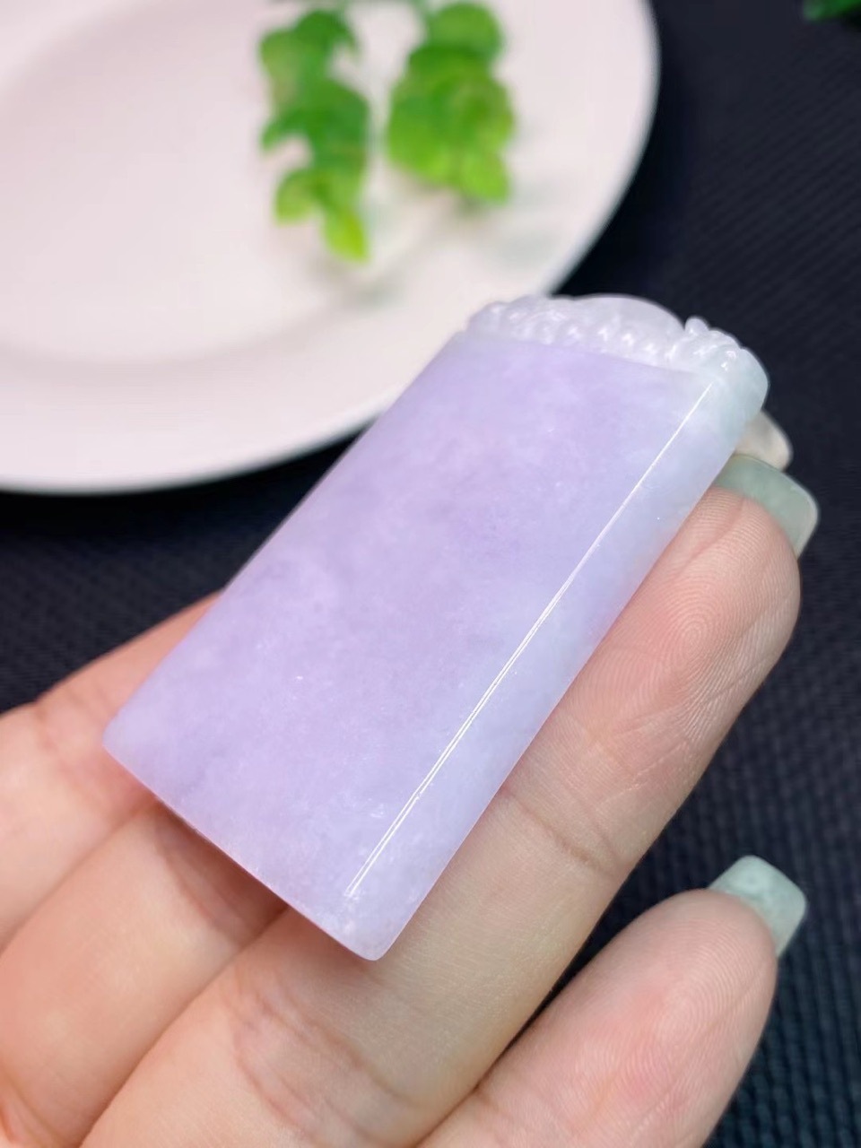 翡翠a货无事牌吊坠 紫罗兰 厚装饱满 缅甸老种老料