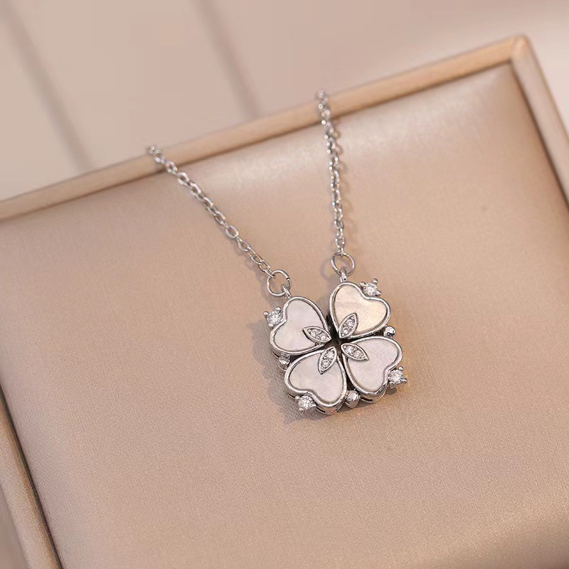 Four-Leaf Clover Necklace Women Wear More Love Deformation Special-Interest Design Chinc Temperament Four-Leaf Clover Fashion Ornament Wholesale