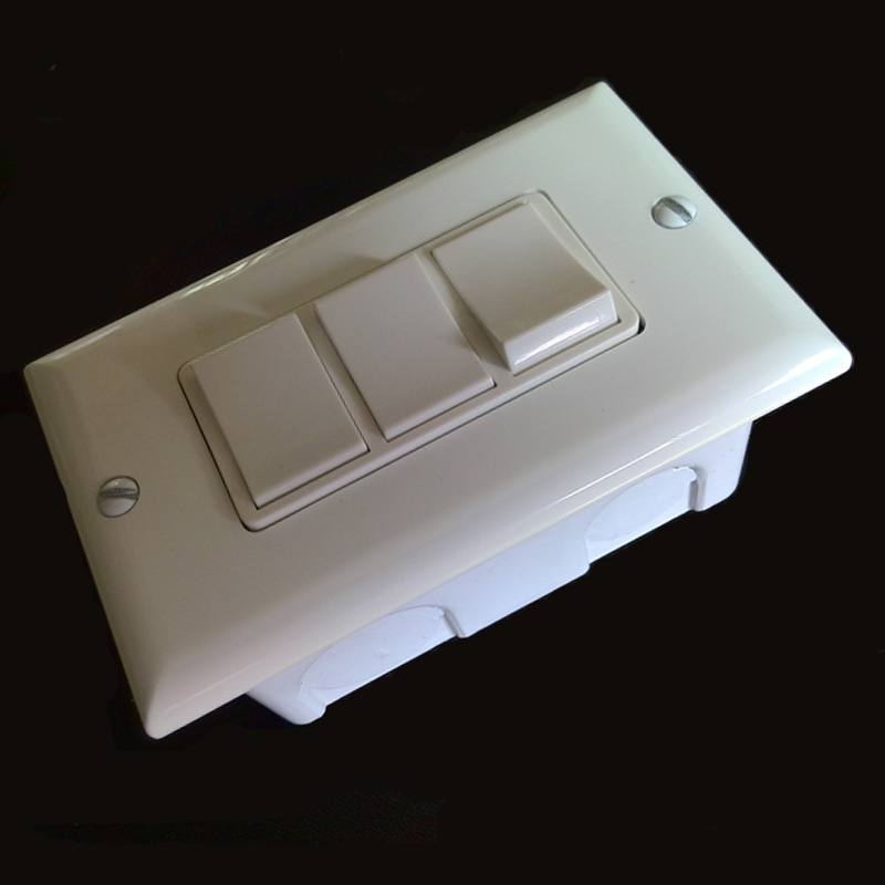 供应3位美标电源开关 120型15a三开单控开关面板 ul条形墙壁开关