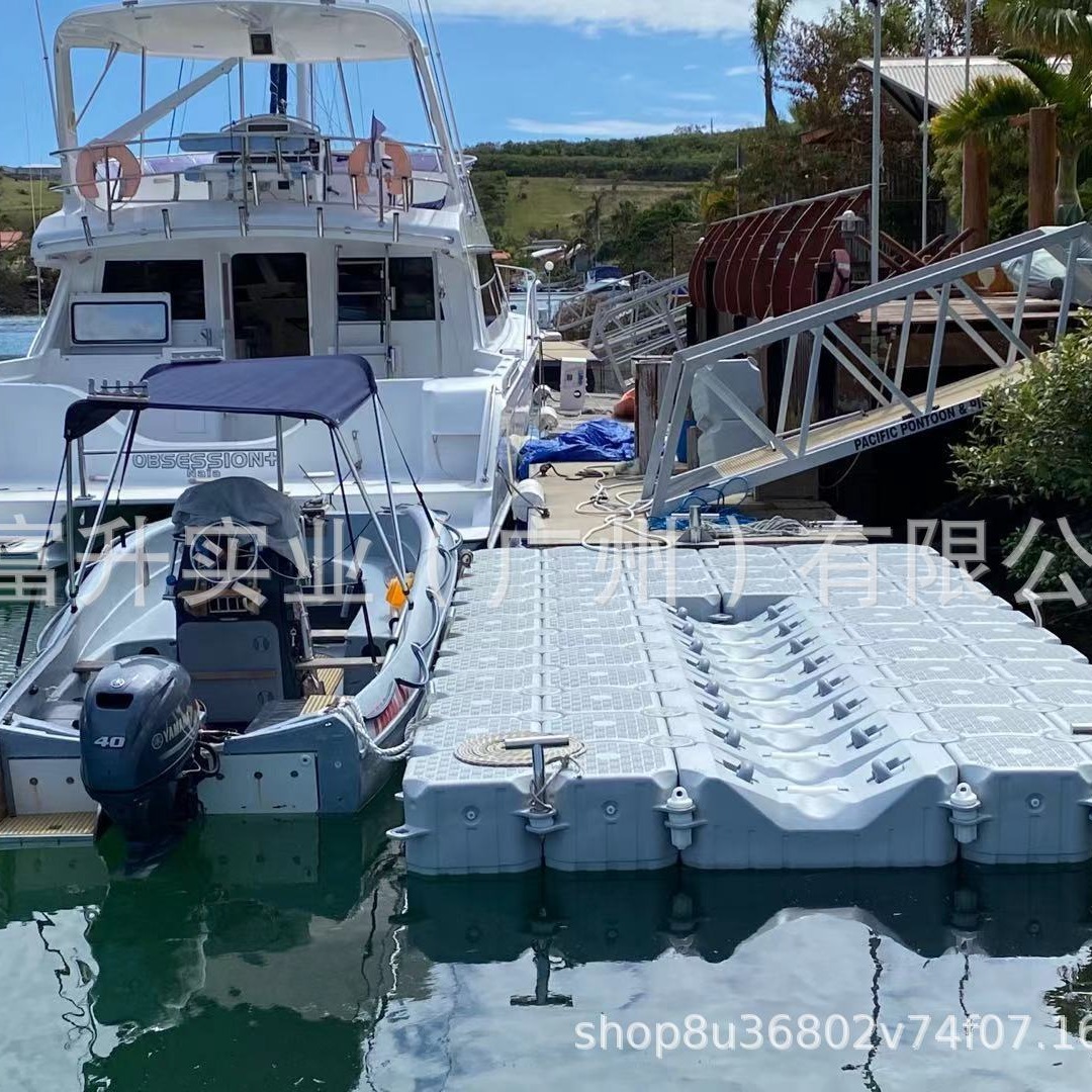 浮筒浮桥浮动码头摩托艇快艇泊位水上乐园水上游泳池网箱养殖钓鱼