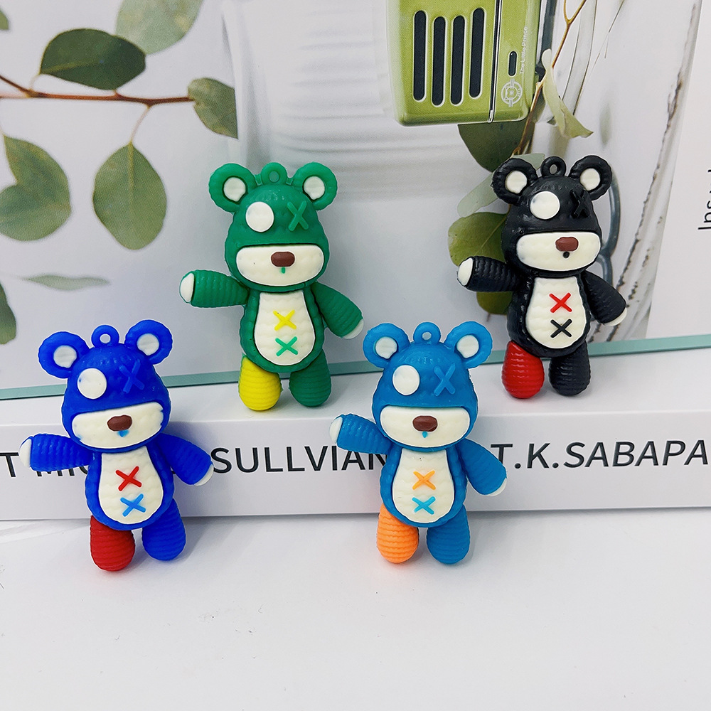 可爱小酷熊吊坠暴力熊钥匙扣潮流小熊钥匙扣pvc滴胶公仔学生礼物