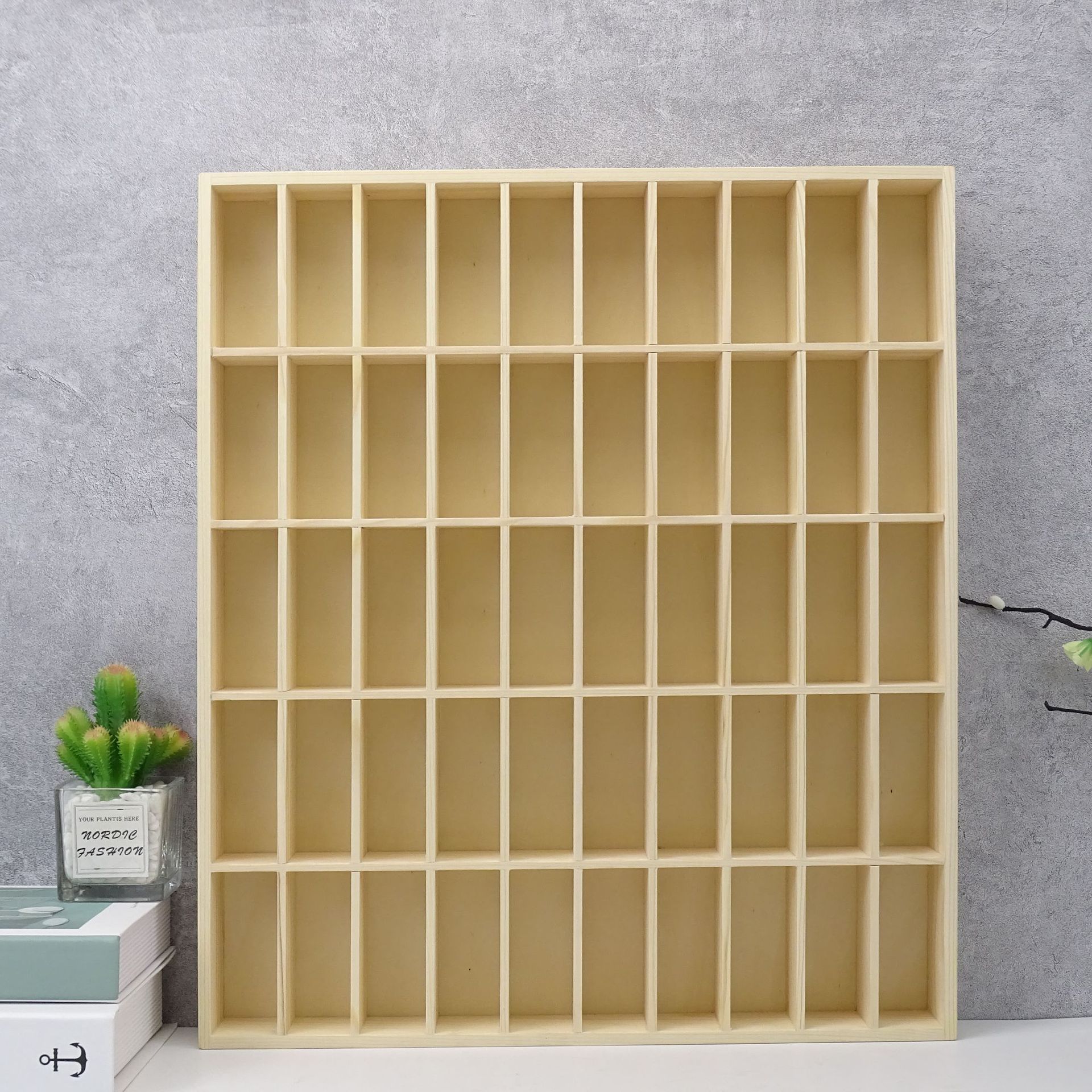 挂墙盲盒收纳壁挂式模型手办置物盒墙壁挂格子柜车模防尘收纳架