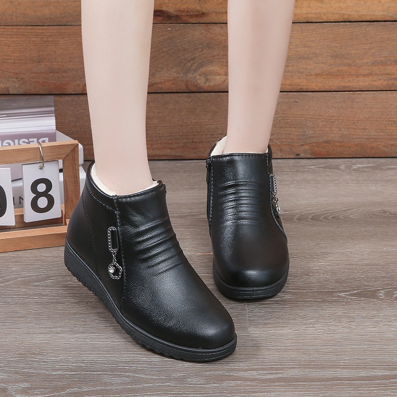 妈妈棉鞋秋冬季休闲软底中老年防滑舒适保暖加绒加厚平底女式短靴