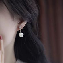 女夏季小众设计感网红耳环2023年新款潮s925银针珍珠花朵耳钉