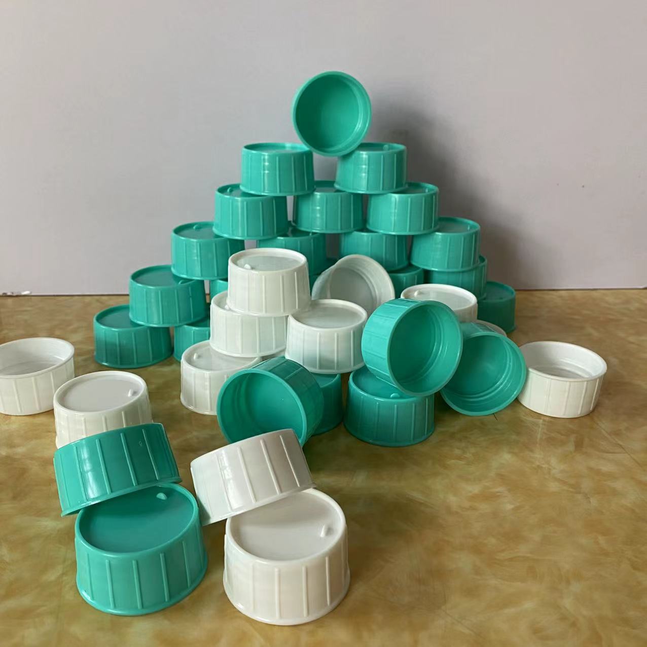 各种瓶盖厂家 38口径  安利盖子  送垫片 38牙塑料盖子 消毒液盖