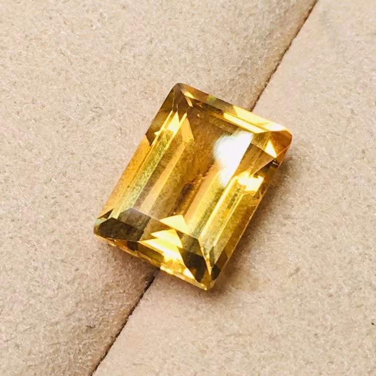 巴西黄水晶刻面戒面耳钉吊坠料切工好晶体干净颜色漂亮