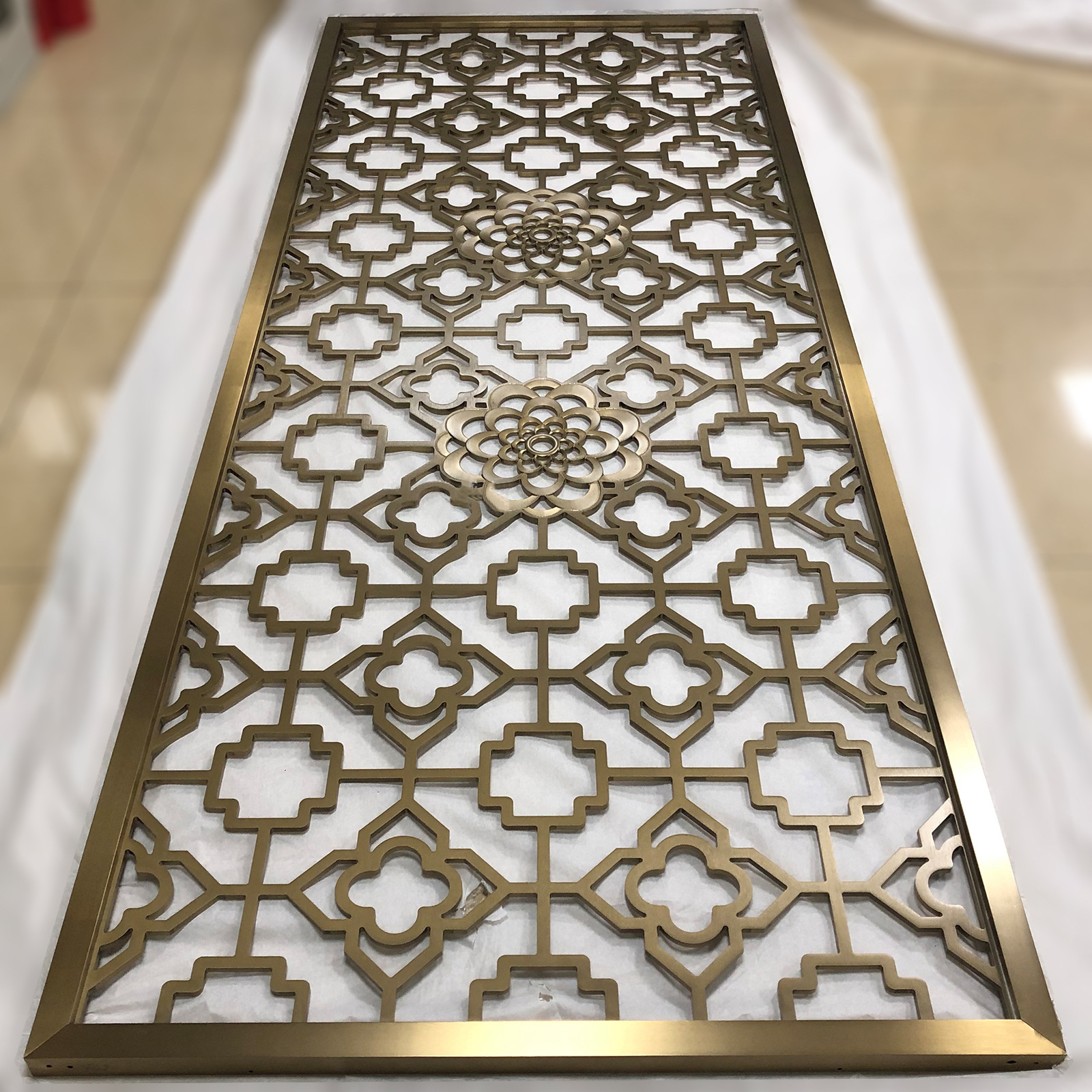 镂空雕花浮雕隔断