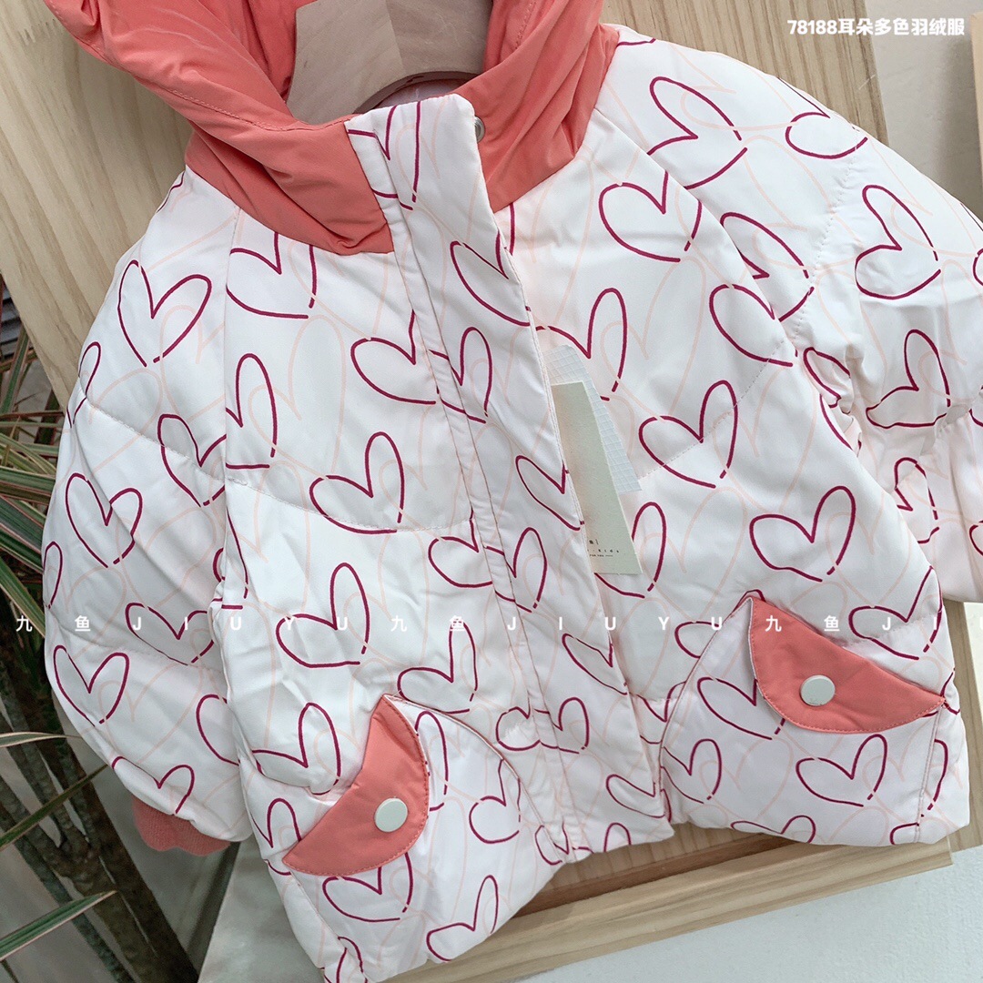 九鱼奶哈现货直销男童女童冬季带耳朵连帽卡通短款中腰防风羽绒服