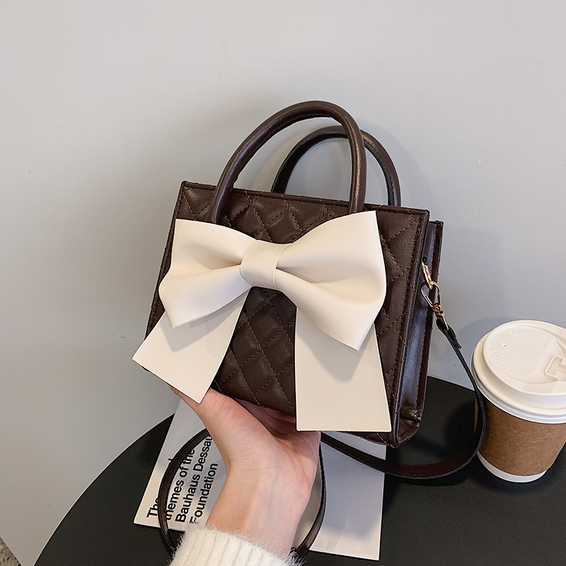 2021流行小包包新款纯色链条大气时尚韩版单肩斜挎铆钉包质感女-报价