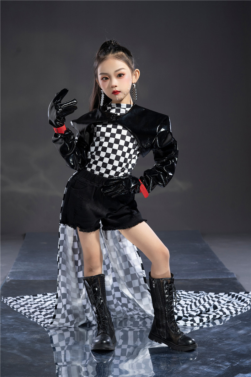 女童走秀潮服服重工漆皮时装科技感t台机车服硬糖摇滚风棋盘格风