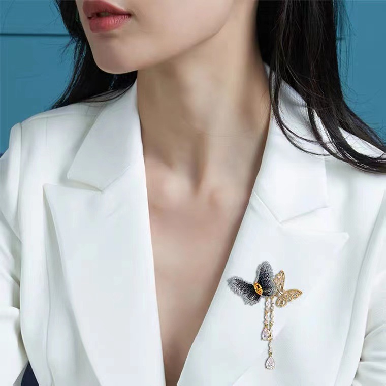 Fabric Butterfly Tassel Zircon Brooch Korean Style Personality Vintage Corsage Pin Buckle Suit Coat Coat Ornament