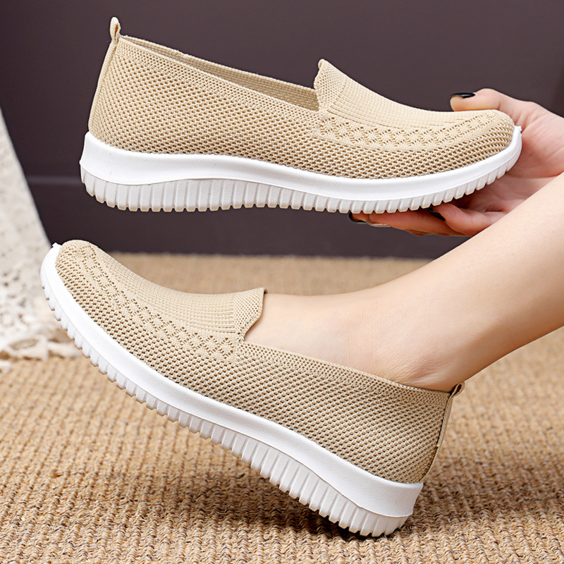 old beijing cloth shoes 2024 lightweight breathable non-slip middle-aged and elderly shoes for the old flat walking shoes mom shoes women‘s shoes