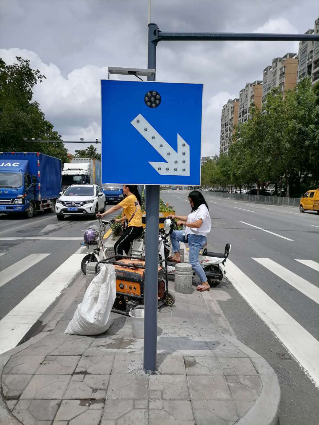 小型车道绕行标志牌指示牌反光路牌限速5限高限宽牌铝板标识路牌