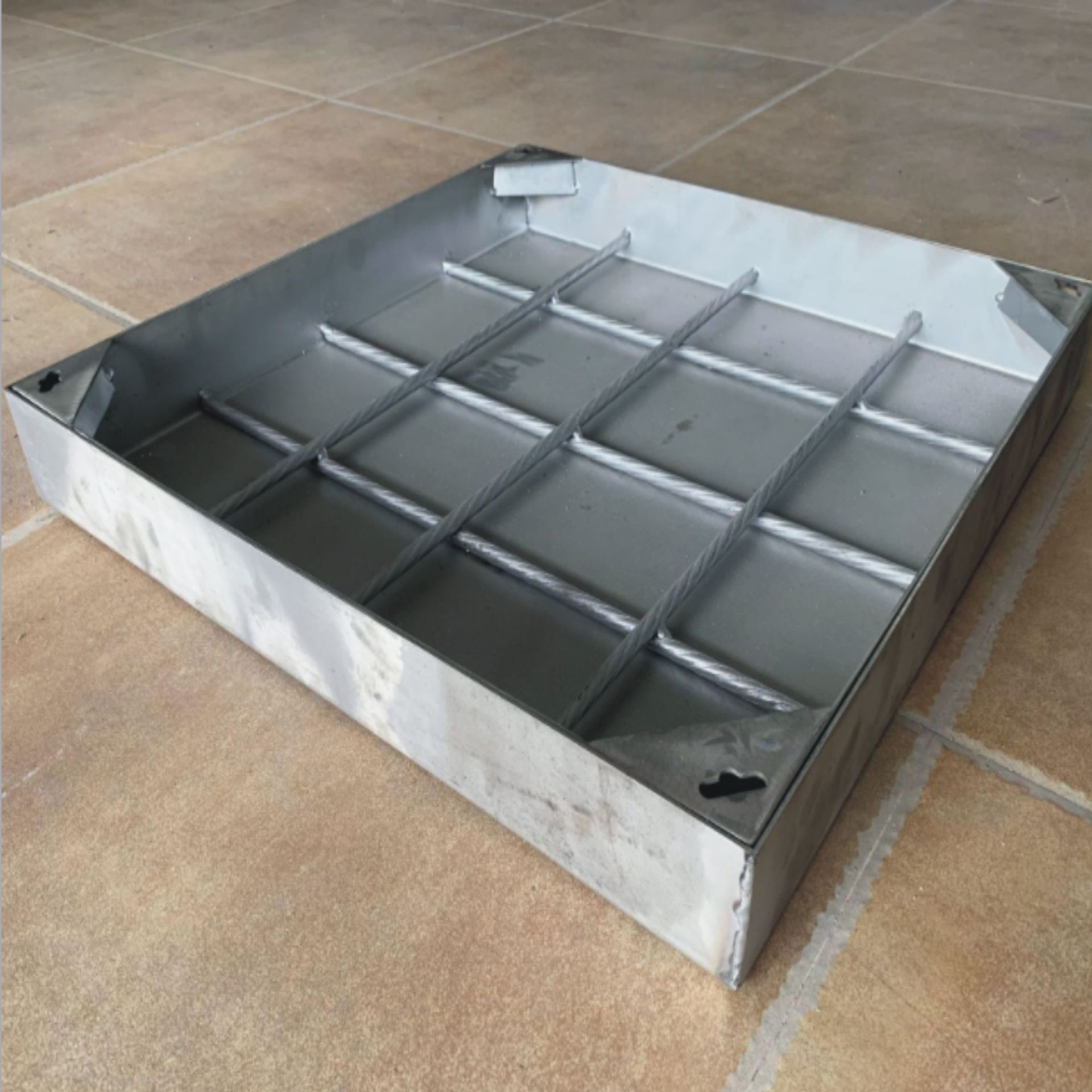 厂家直供不锈钢隐形井盖304方形装饰井盖下沉式雨水沙窨井盖批发