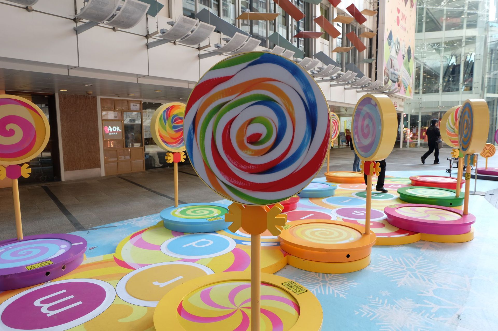 商场户外玻璃钢大型卡通雕塑圣诞美陈糖果主题造型装饰摆件工厂