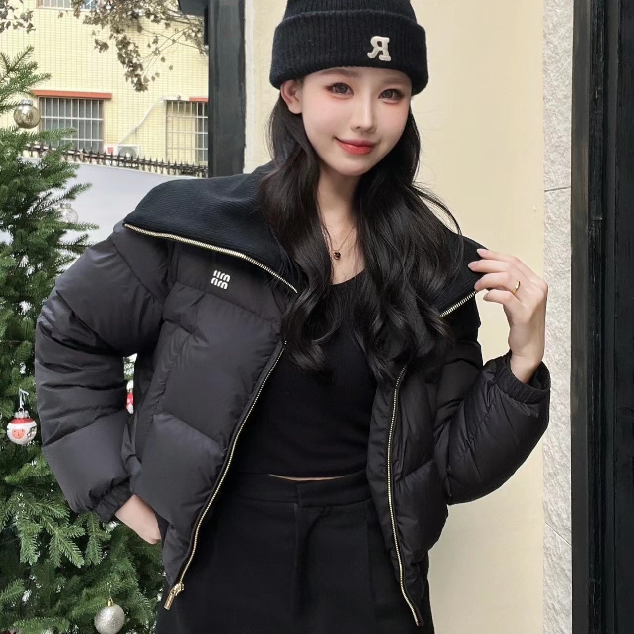 冬季新款miumiu缪缪大翻领胸前logo点缀羽绒服女士外套-阿里巴巴