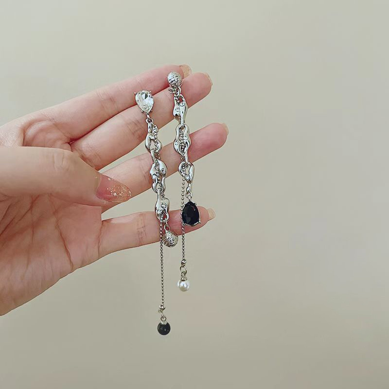 Korean-Style Diamond-Embedded Asymmetric Chain Tassel Earrings Women's Niche Personality Earrings High-Grade Earrings Silver Needle Wholesale