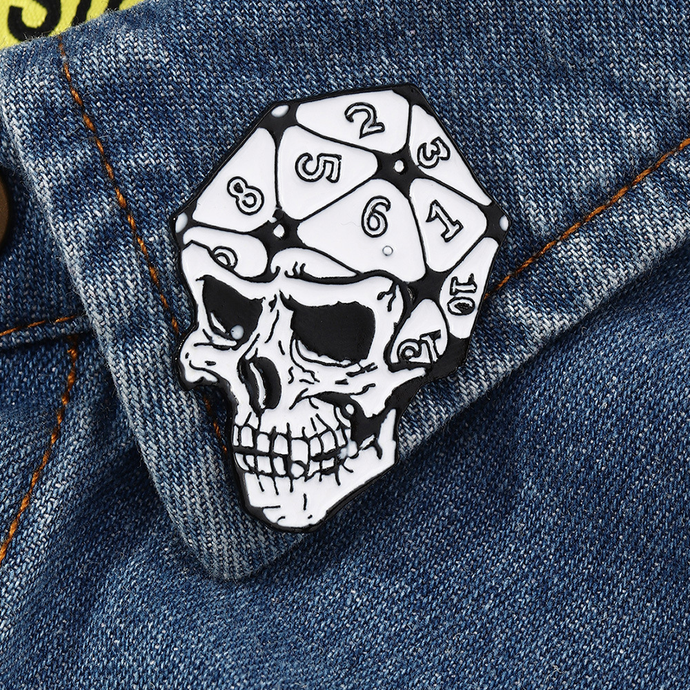 Personalized Skull Dice Alloy Brooch Exaggerated and Personalized Halloween Party Ghost Head Ghost Pumpkin Pin Badge