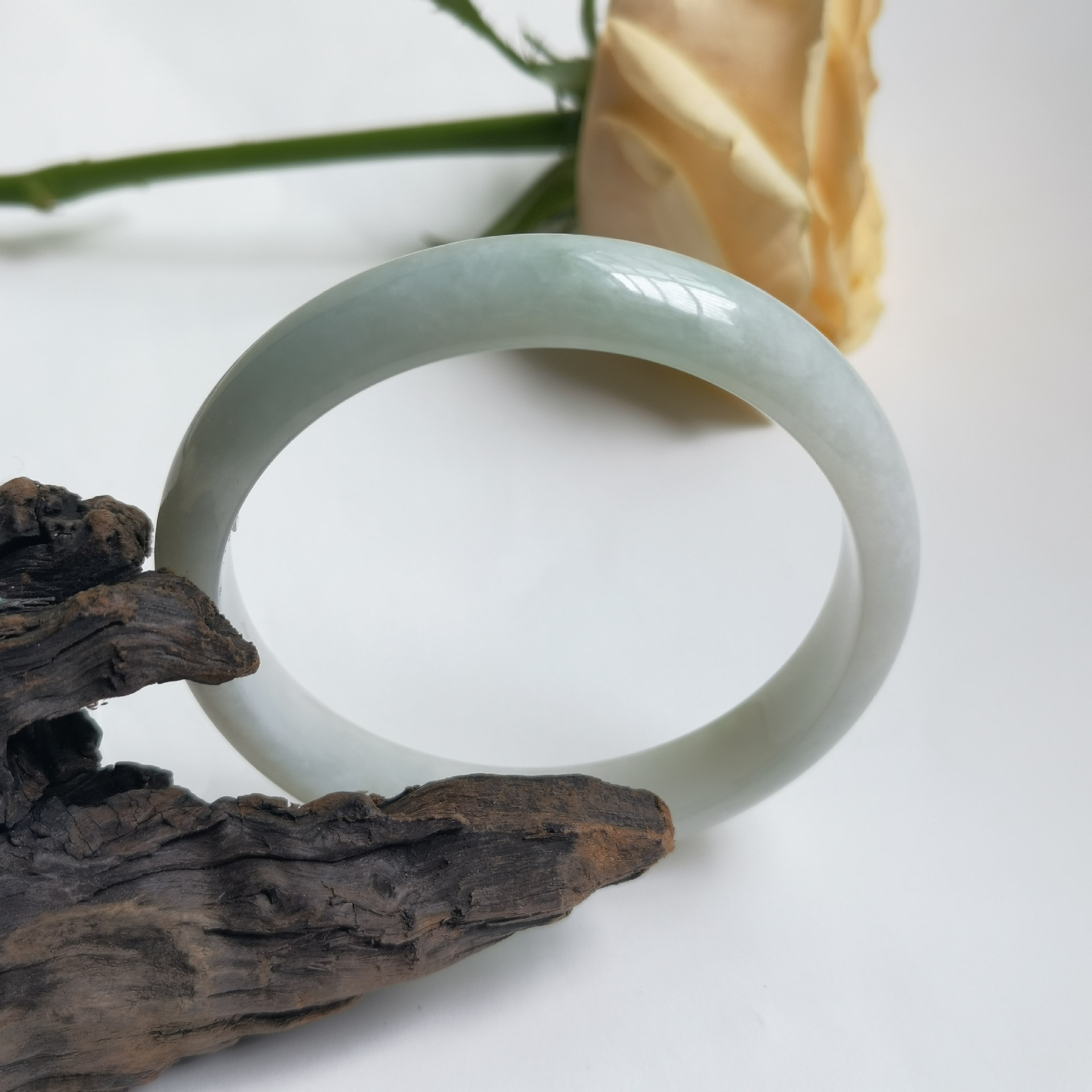 a货缅甸翡翠手镯玉石老坑冰糯种玉手镯手环女款批发证书-阿里巴巴