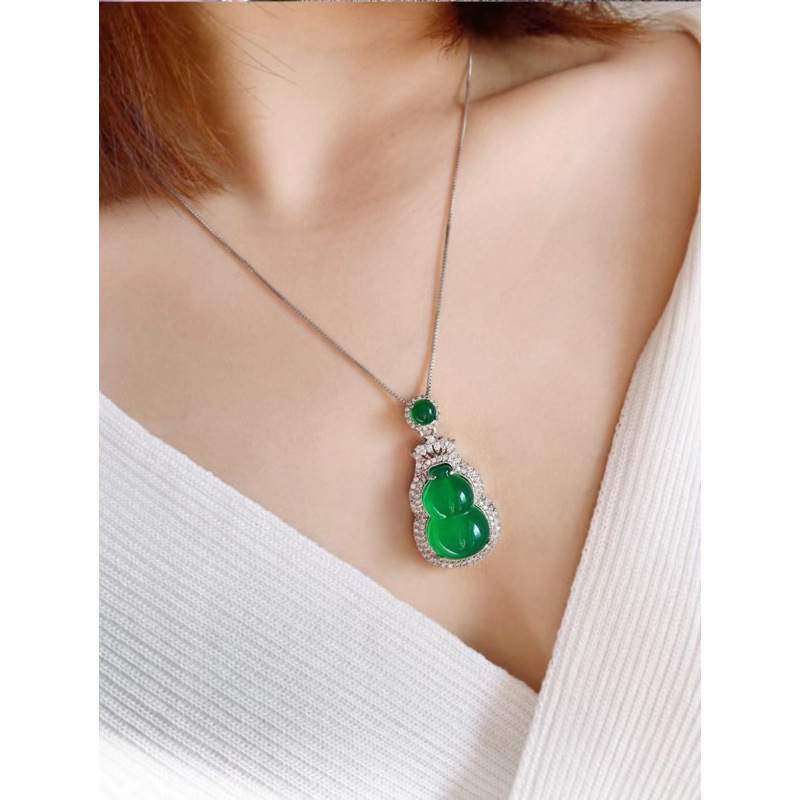轻奢新中式国风项链女款翡翠玉髓葫芦链长款绿色锁骨颈链送礼