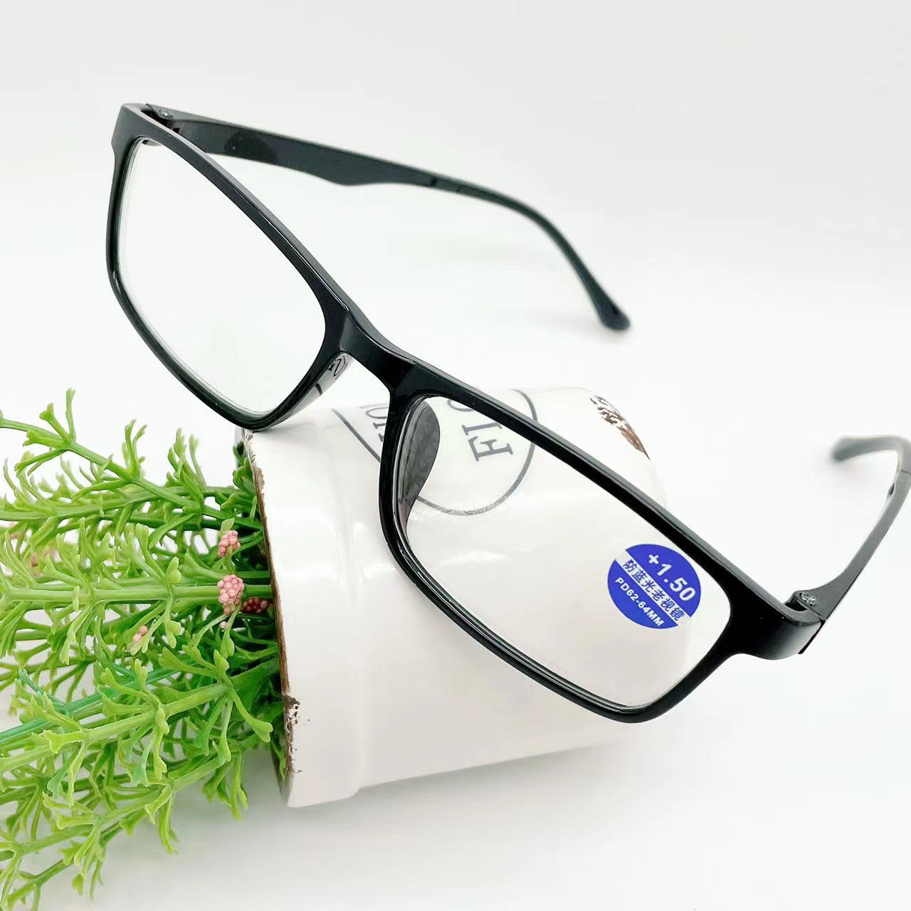 厂家直销普通款tr90防蓝光老花镜中老年老花眼镜便宜摆展眼镜