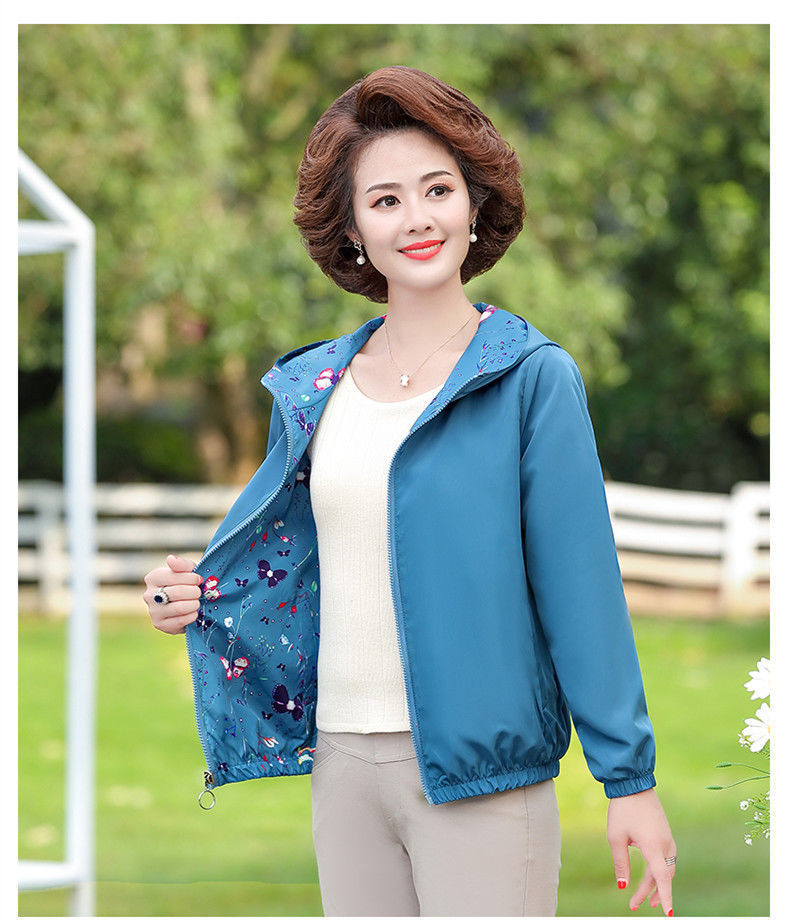 时尚妈妈秋装休闲夹克衫短款洋气中老年春秋女薄款外套运动服上衣