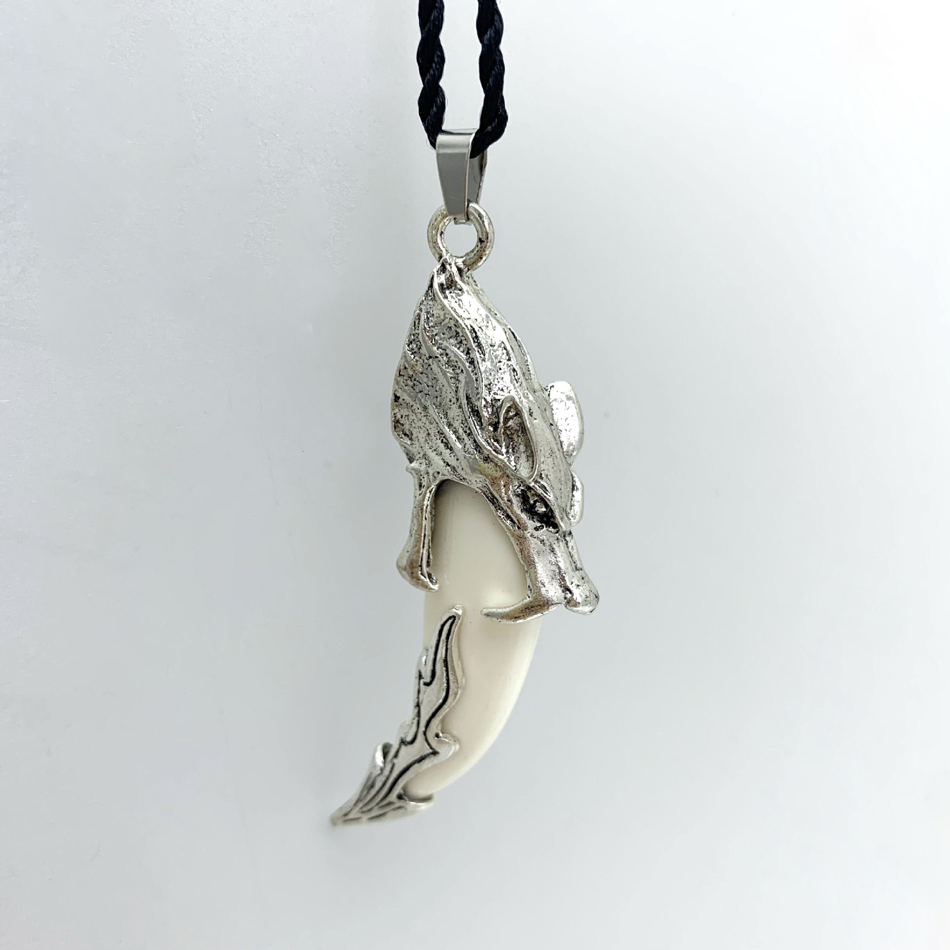 内蒙古狼牙吊坠项链个性潮人霸气镶嵌尖头牙复古狼头本命年配饰品