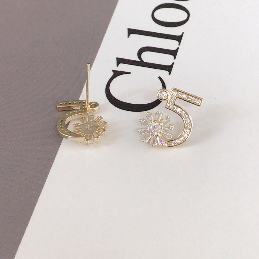 Fashion Numbers Flower Stud Earrings Female Factory Wholesale Design Zircon Delicate Earrings All-Match Commute Earrings