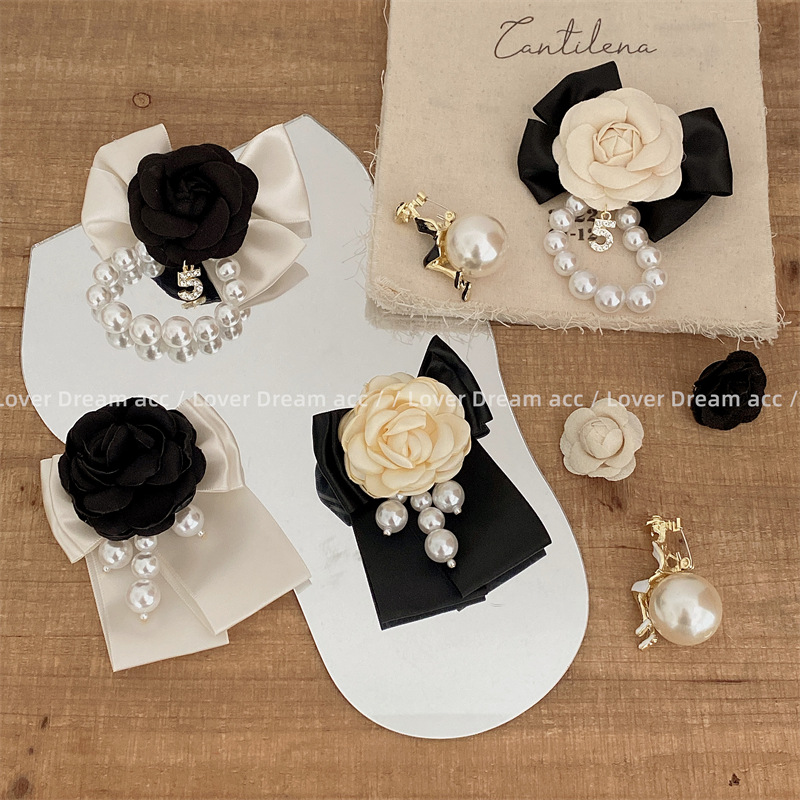 Korean New Classic Style Camellia Brooch Women's French Elegant Pearl Rhinestone Bow Breastpin Clothing Accessories