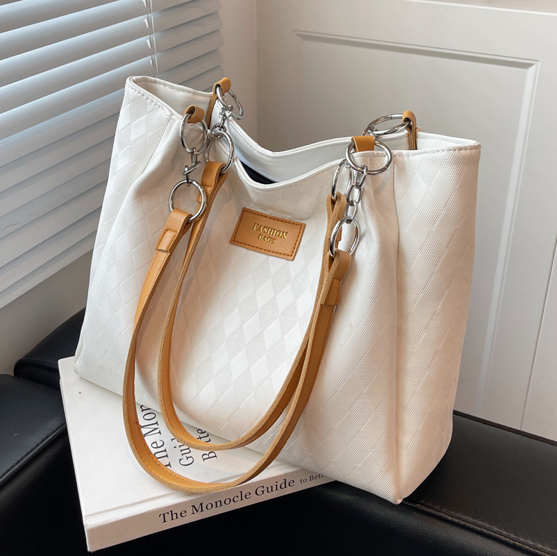 large capacity bag women‘s bag 2024 new spring high sense niche class commuter bag all-match shoulder tote bag